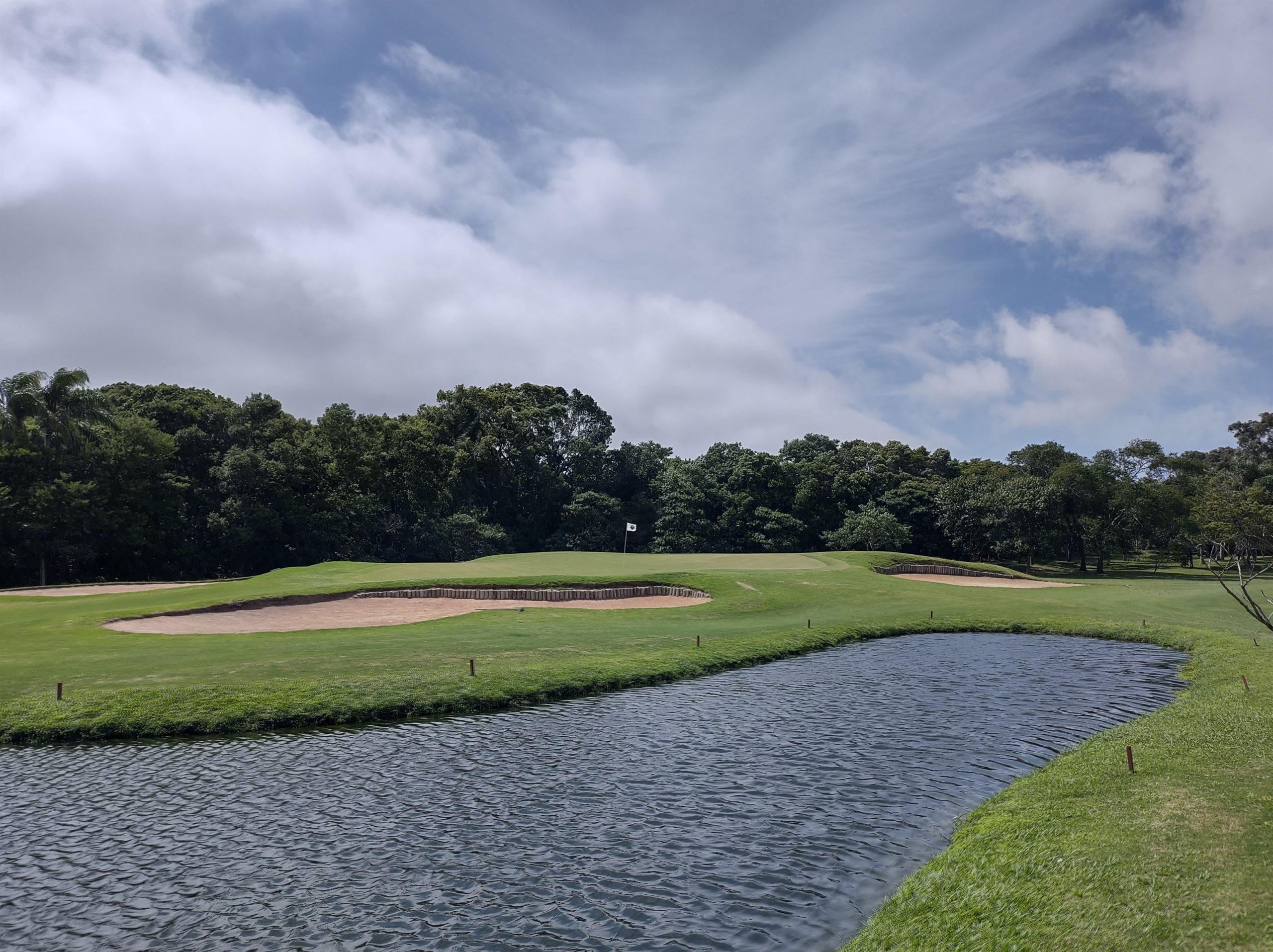 Quais são os equipamentos para jogar golfe? – Costão Golf Club